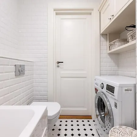 2-story Loft, Large Terrace, Next To Old Town דירה