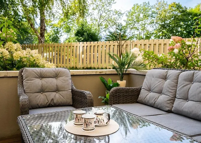 2-story Loft, Large Terrace, Next To Old Town Apartman